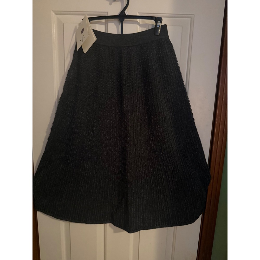 Max Simple NWT SIZE Large